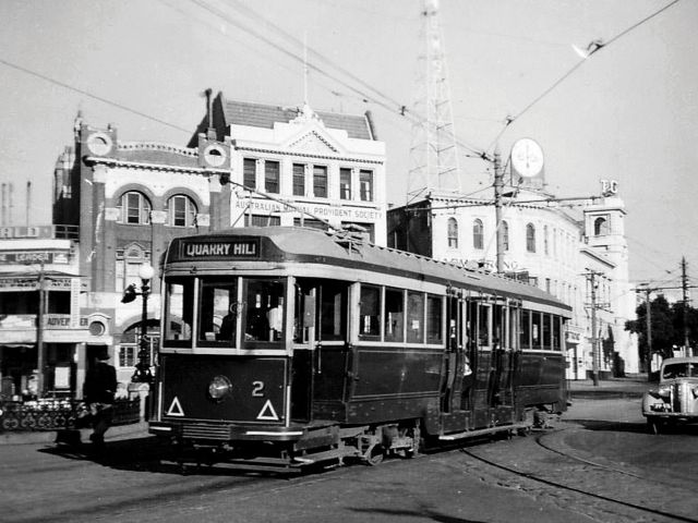 a tram heading to Quarry Hill in 1957