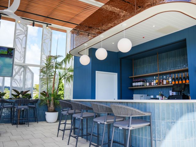 pool bar at Peppers Gladstone