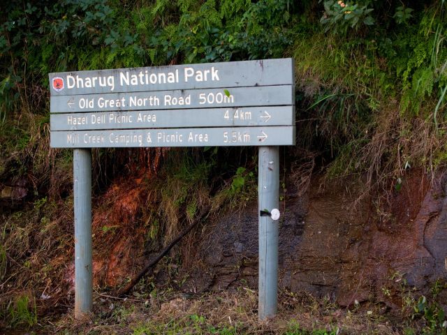 Dharug National Park signage on the heritage listed Devines Hill Loop in Dharug National Park.
