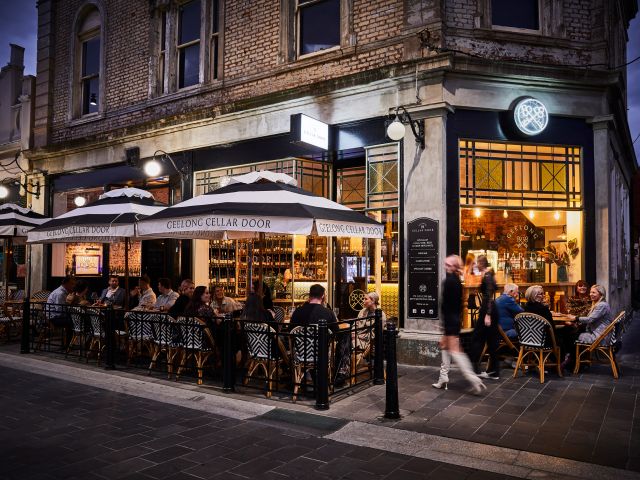 alfresco dining at Geelong Cellar Door