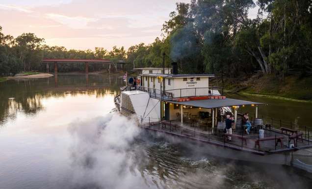 PaddlesteamerS on the Murray River in Echuca Moama