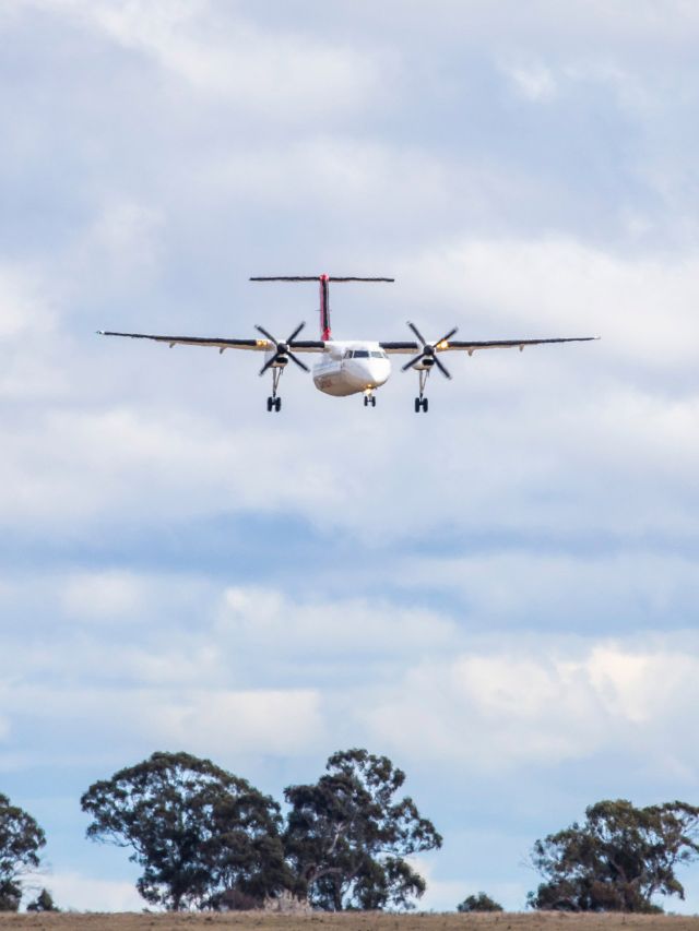 A Qantaslink flight lands in Armidale