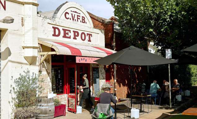 Diners at Saint Florian in Castelmaine