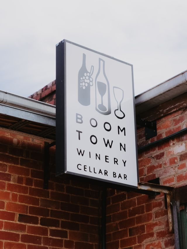 the Boomtown Winery and Cellar Bar signage