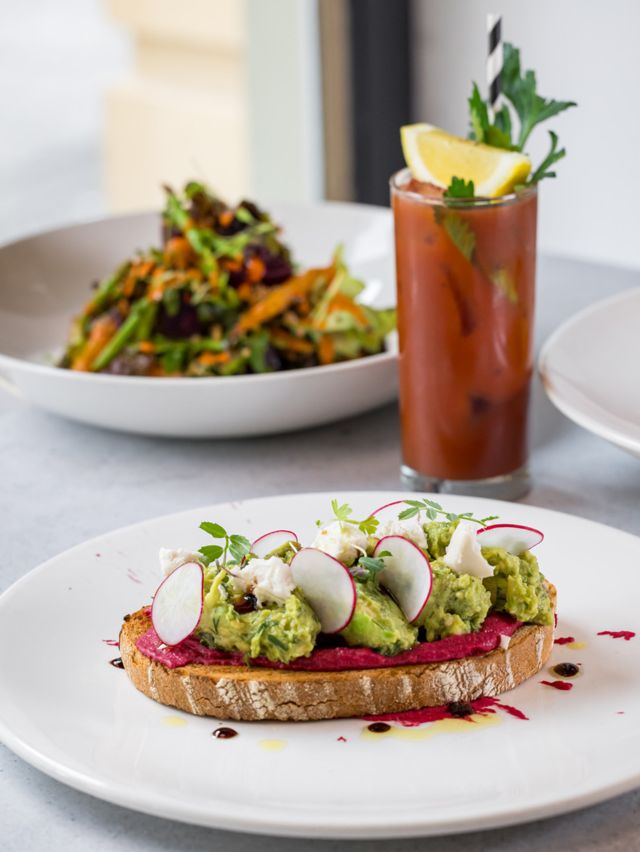 bottomless brunch with drink at Tiisch, Perth