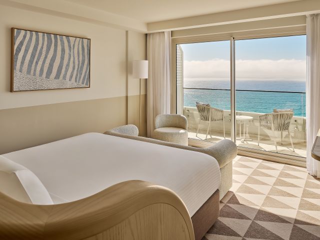 A guestroom with ocean views at InterContinental Sydney Coogee Beach