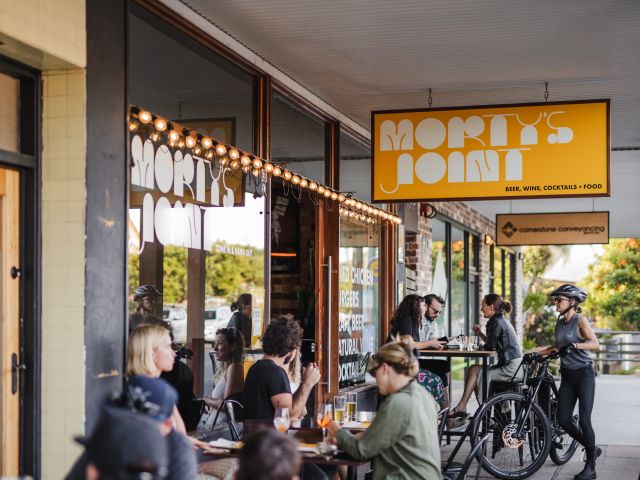 diners outside Morty’s Joint, Coffs Harbour