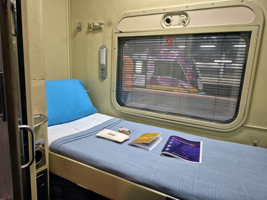 Single Premium Cabins the Grainlander