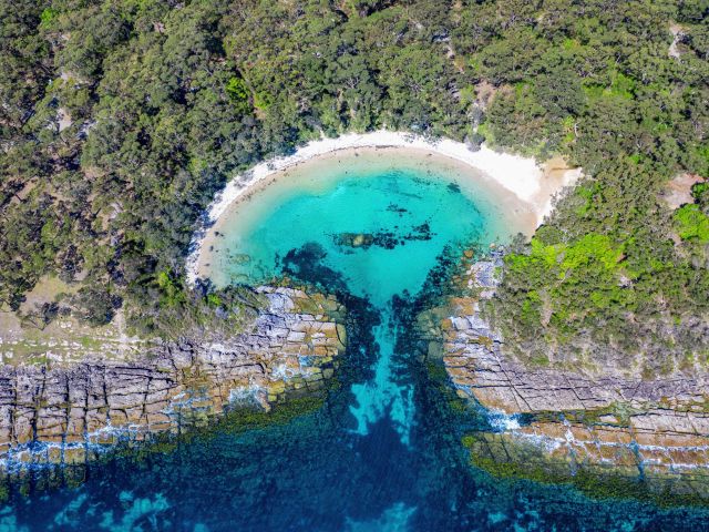 Honeymoon Bay, Jervis Bay from above