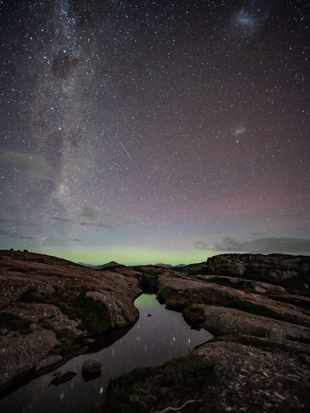 Aurora australis at Tyndall Range, West Coast Range in Tasmania