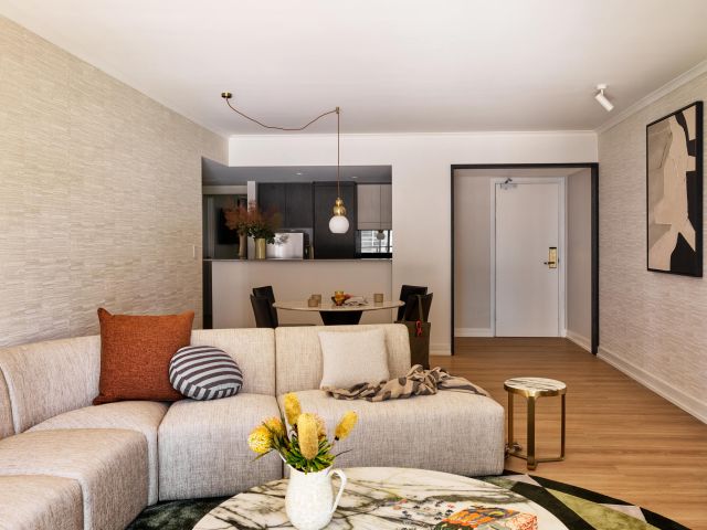 Adina Apartment Hotel Sydney Town Hall living room