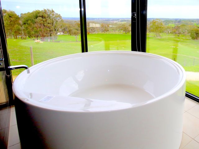 a private bath with a view at McLaren Eye
