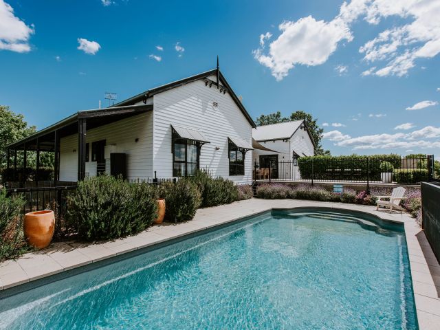 Blue Wren Farm farmhouse accommodation