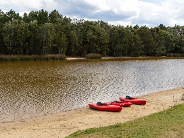 Lakeside at Bushywood at Woodford Skilake
