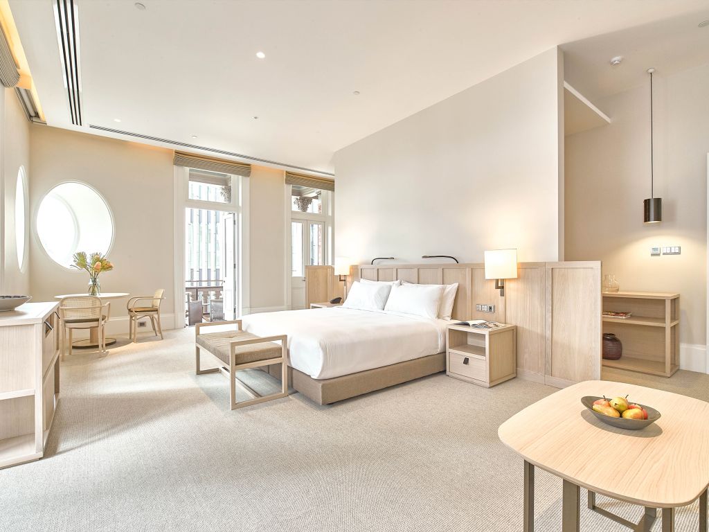 A guestroom at COMO The Treasury