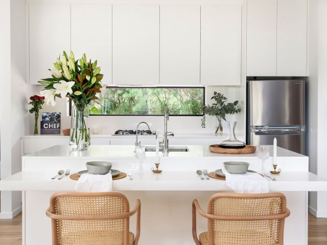 the kitchen and dining at Cedars Mount View Villa Lorea, Hunter Valley