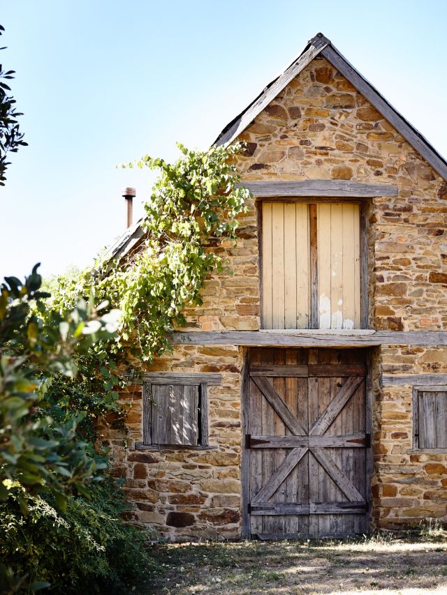 heritage stone barns at Lavandula Farm