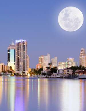 Full moon over Surfers Paradise