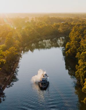 paddle steamer on the murray river