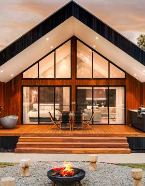 an outdoor fire pit at Goolwa River Retreat, Echuca