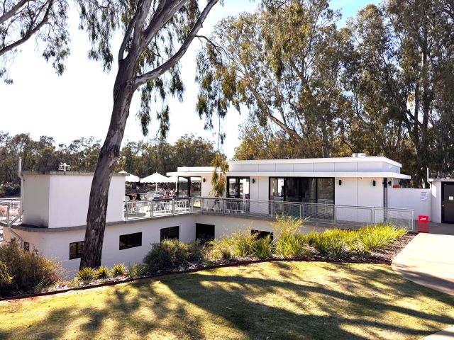 the cafe exterior of Watson St Pavilion, Echuca Moama