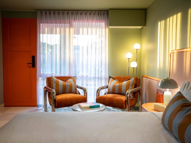 the room interior of The Monty