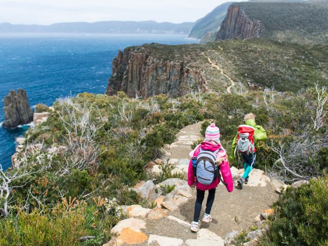 People hiking the Cape Hauy hike