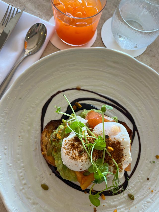 beach club breakfast hamilton island