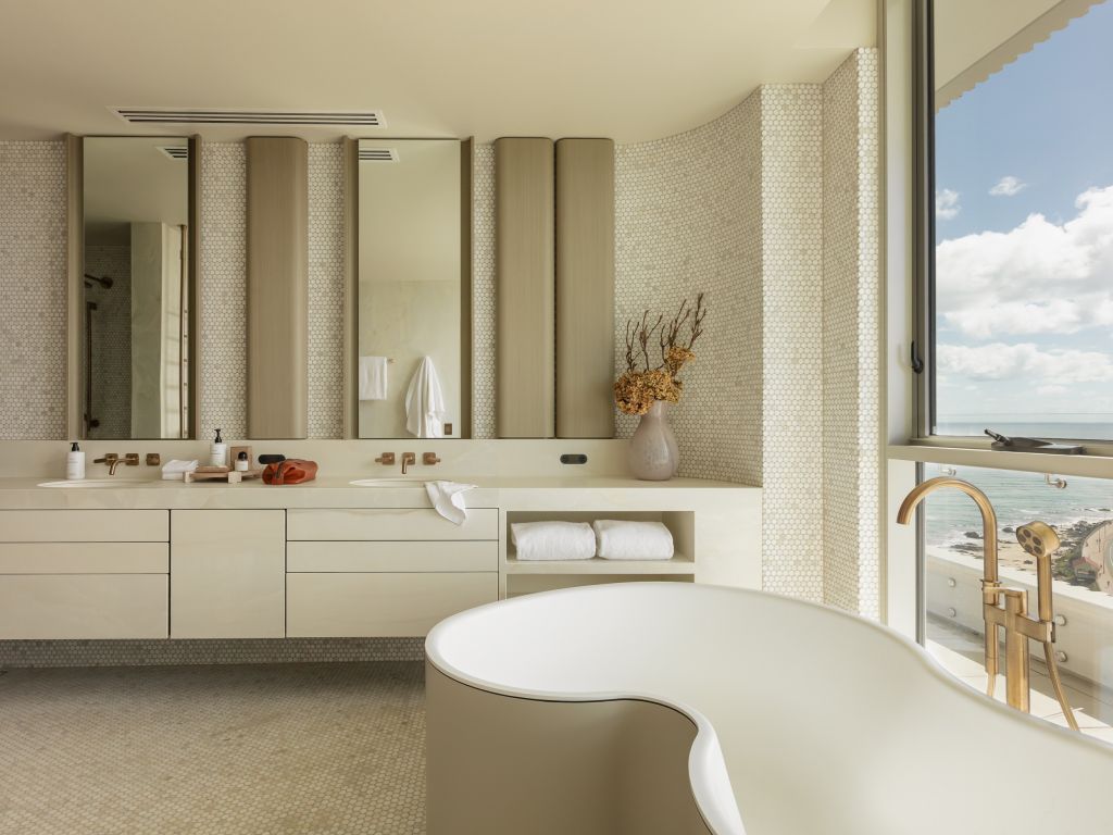 RISE Kirra Point master ensuite