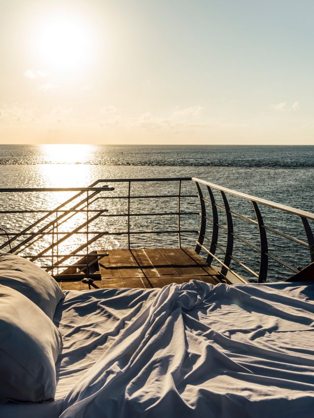 Sunrise from Reefsleep bed at Reefworld on Great Barrier Reef