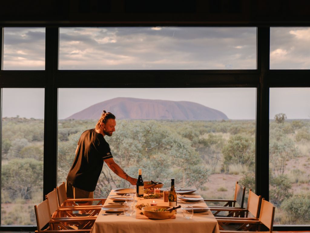 Uluṟu-Kata Tjuṯa Signature Walk dinner served in full view of Uluru