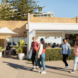 the exterior of Diggies Cafe, North Wollongong