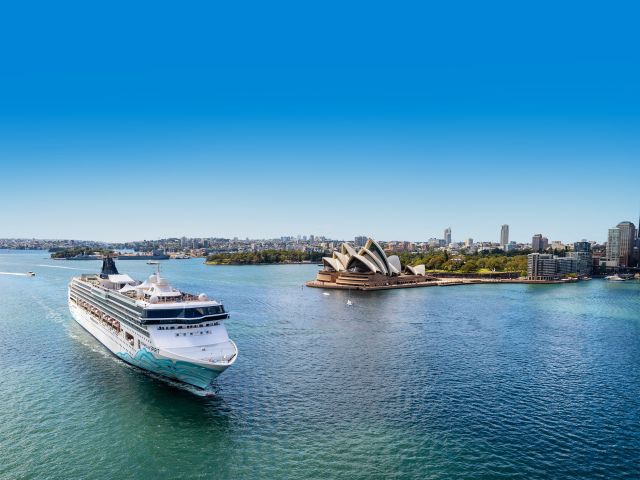 The Norwegian Spirit with stunning views of the Sydney Opera House.