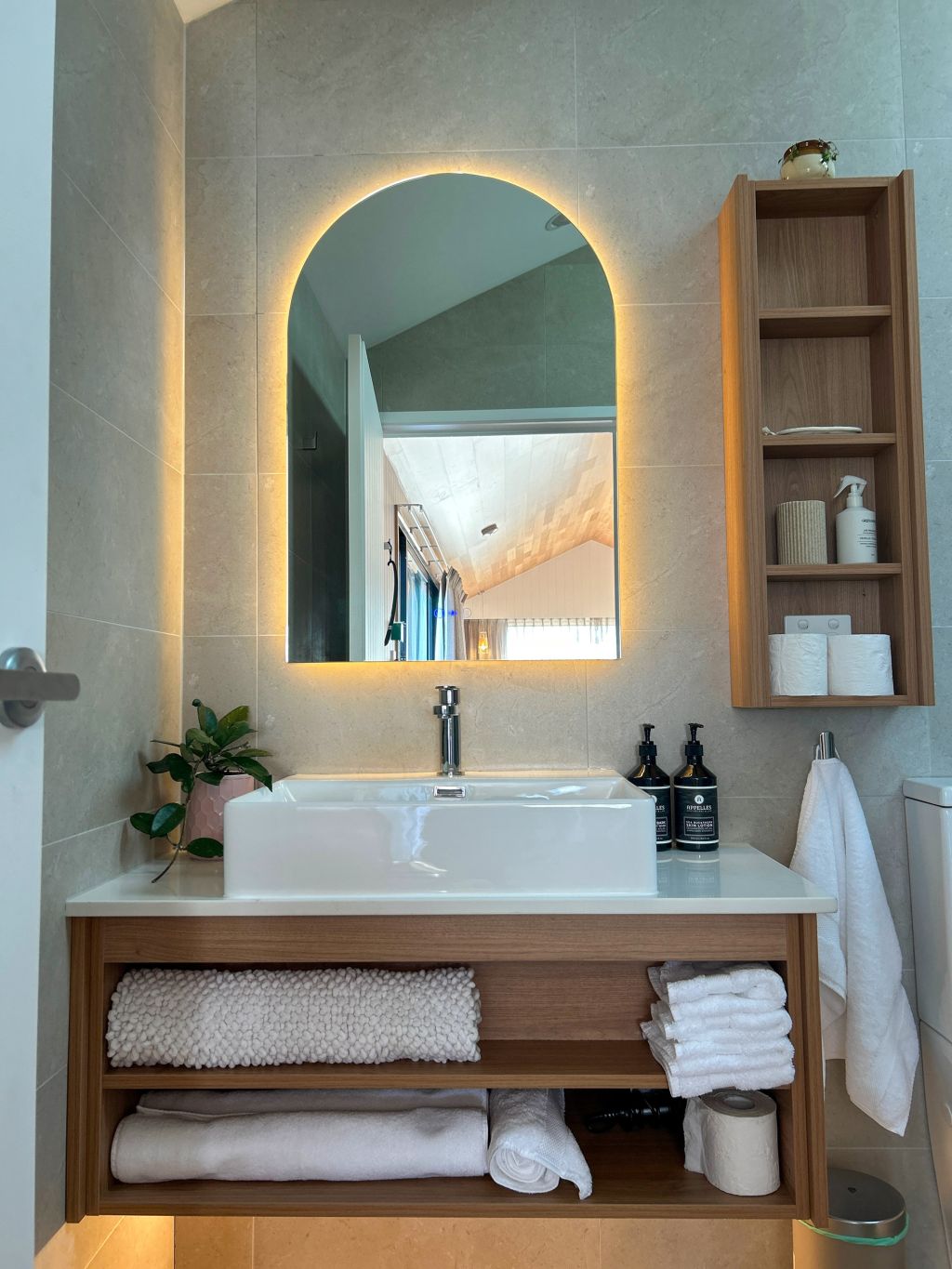 The George Tasmania bathroom