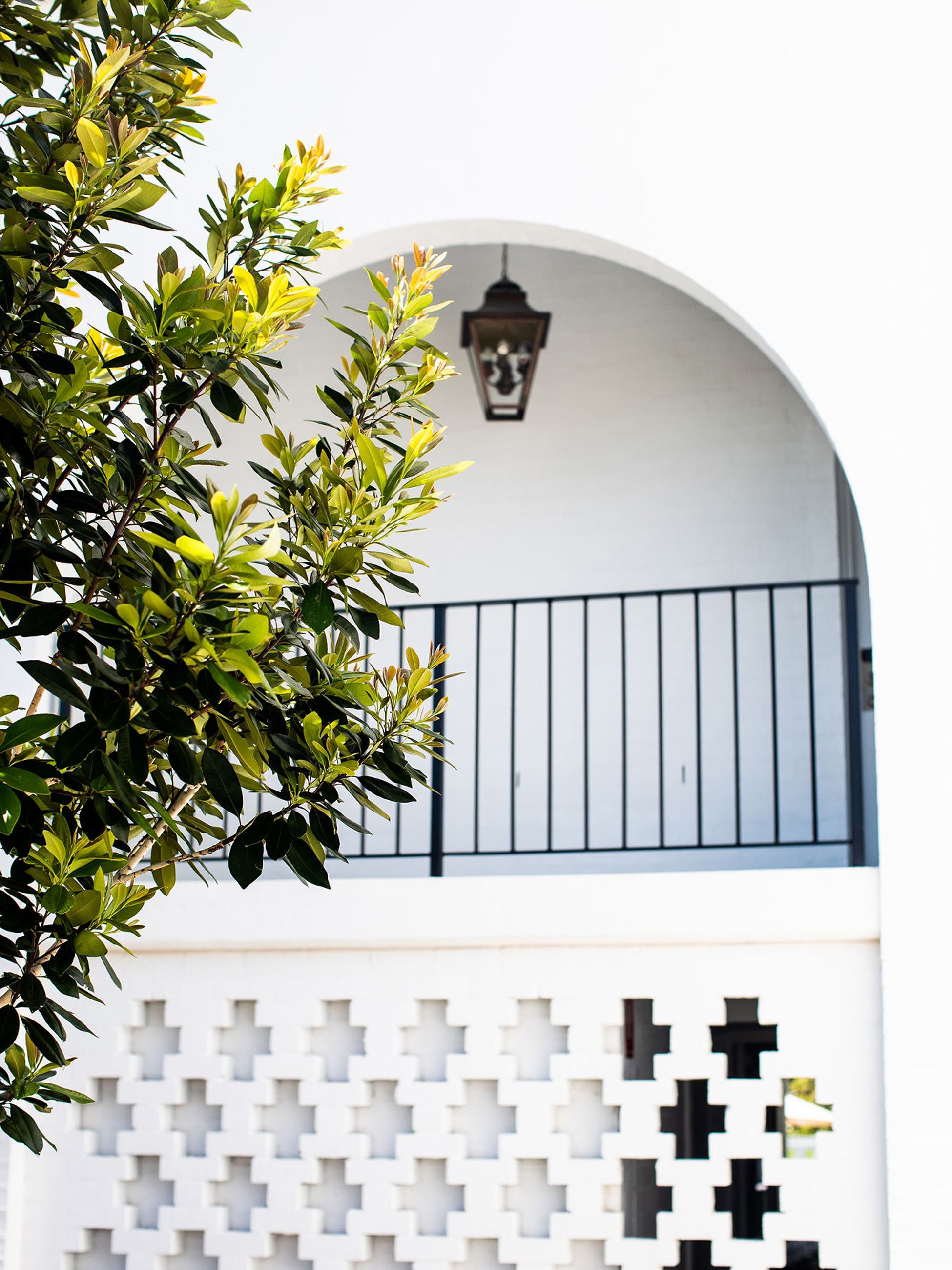 Halcyon House archway and balcony