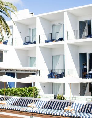 Halcyon House exterior and pool view