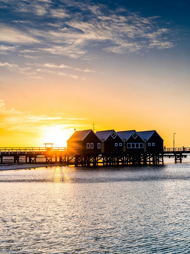 Sun setting over Busselton jetty in WA
