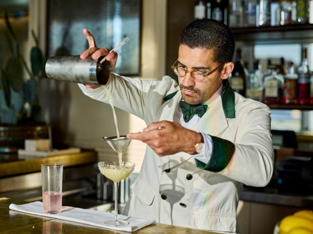 bar tender at El Vista, Circular Quay sydney hotel bars