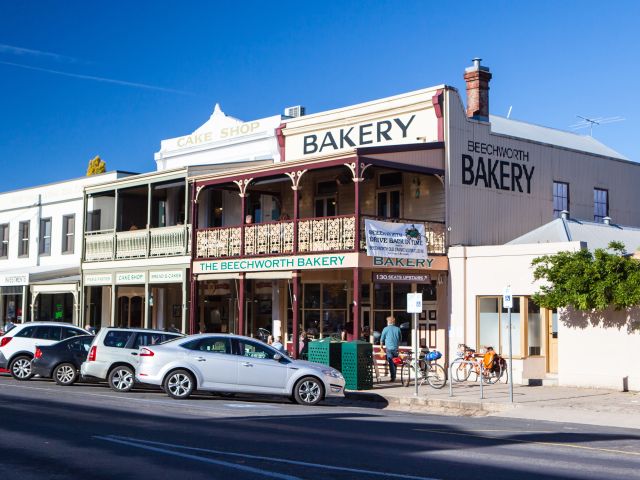the exterior of Beechworth Bakery