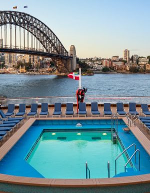 Spice H20 on Norwegian Spirit in sydney harbour