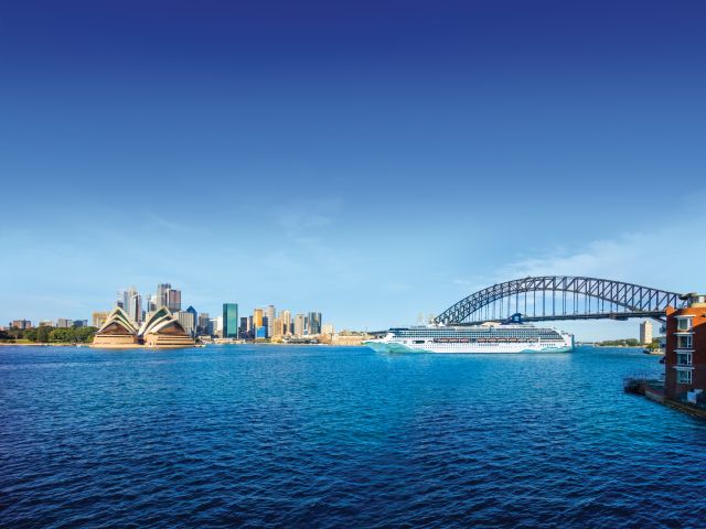 Norwegian Spirit sailing in Sydney Harbour