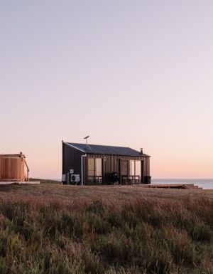 red rock hut king island airbnb