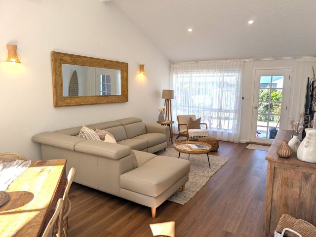 Villa Salina Airbnb in Forster