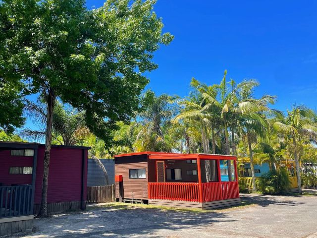 Lani’s Holiday Island, Forster