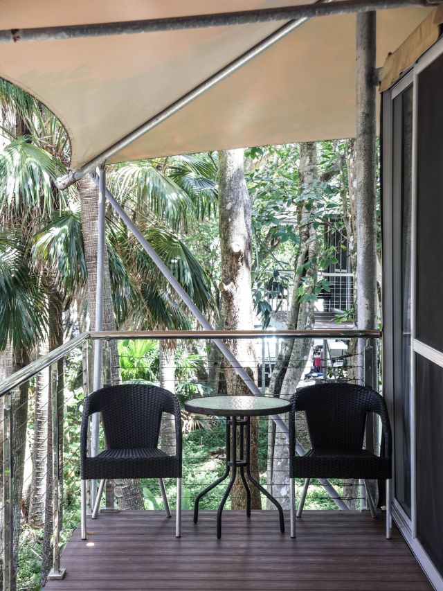 Tiona Holiday Park treehouse glamping in Forster