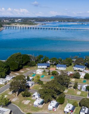 Reflections Tuncurry, Forster