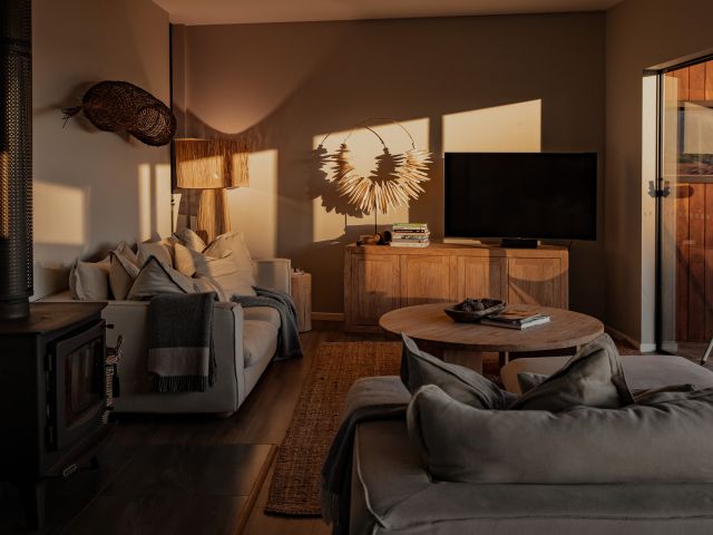 Cooinda lounge room