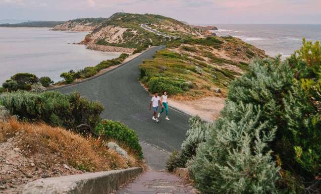 hikers walking to Fort Nepean tunnels mornington peninsula