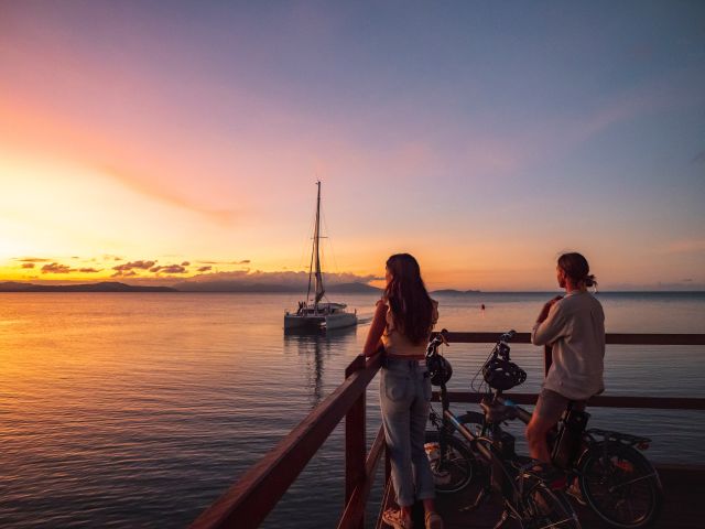 Sunset cycle in Port Douglas