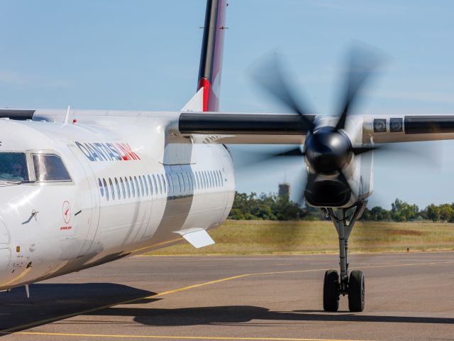QantasLink plane